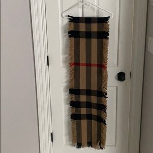 Burberry wool fringe scarf